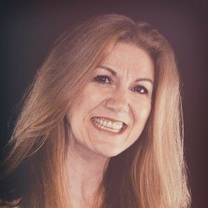 Meet your Posher, Dania